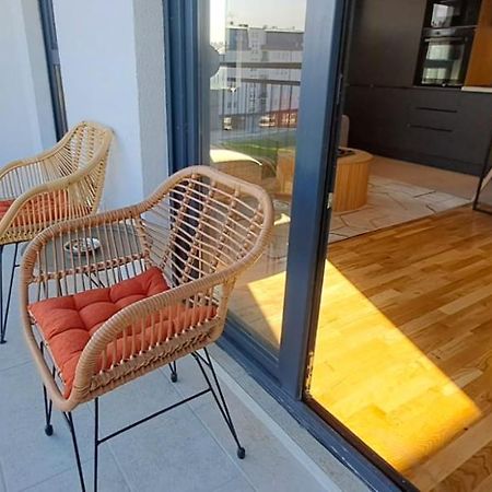 Stylish One Bedroom Apartment พอดโกริกา ภายนอก รูปภาพ