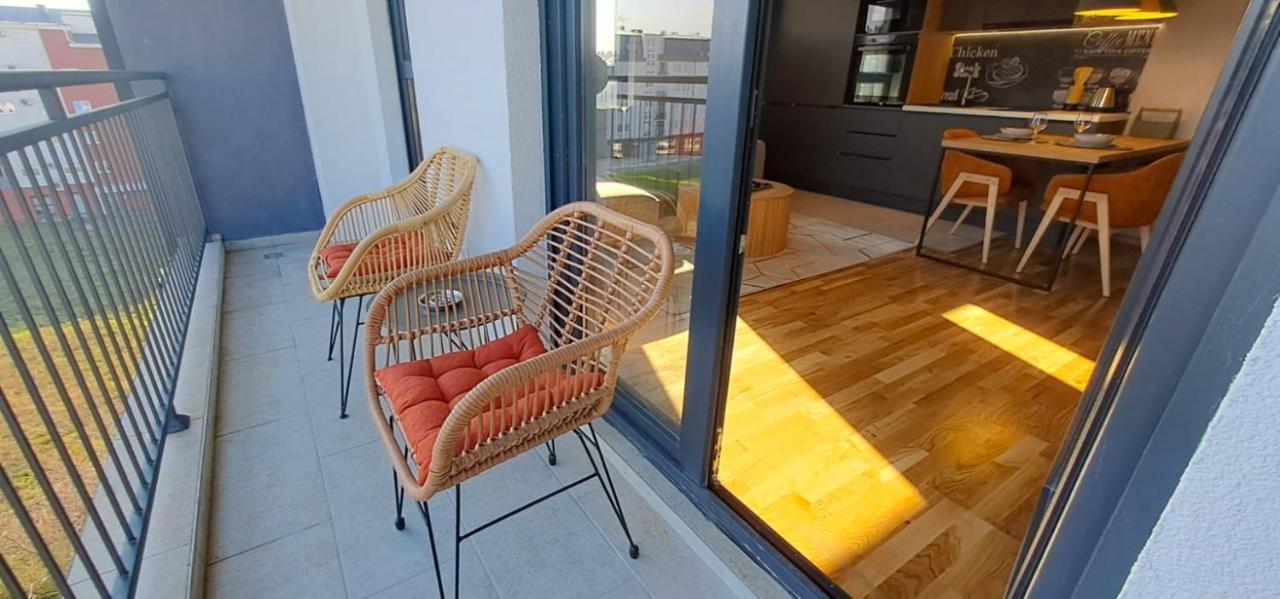 Stylish One Bedroom Apartment พอดโกริกา ภายนอก รูปภาพ