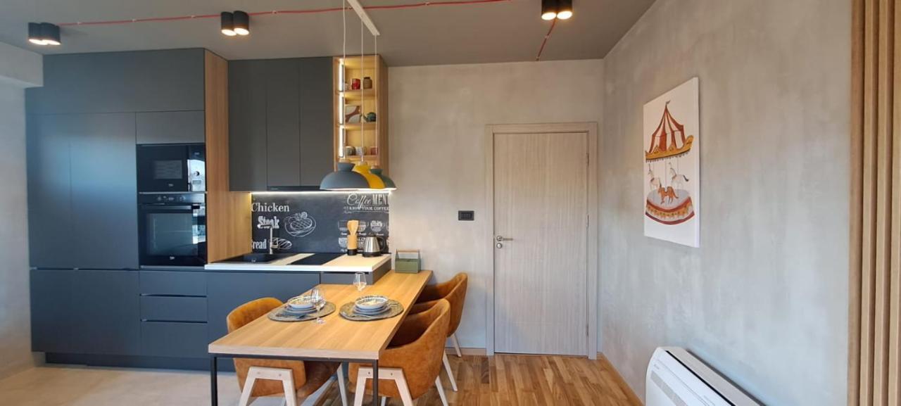 Stylish One Bedroom Apartment พอดโกริกา ภายนอก รูปภาพ