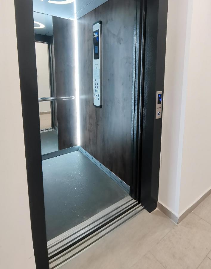 Stylish One Bedroom Apartment พอดโกริกา ภายนอก รูปภาพ